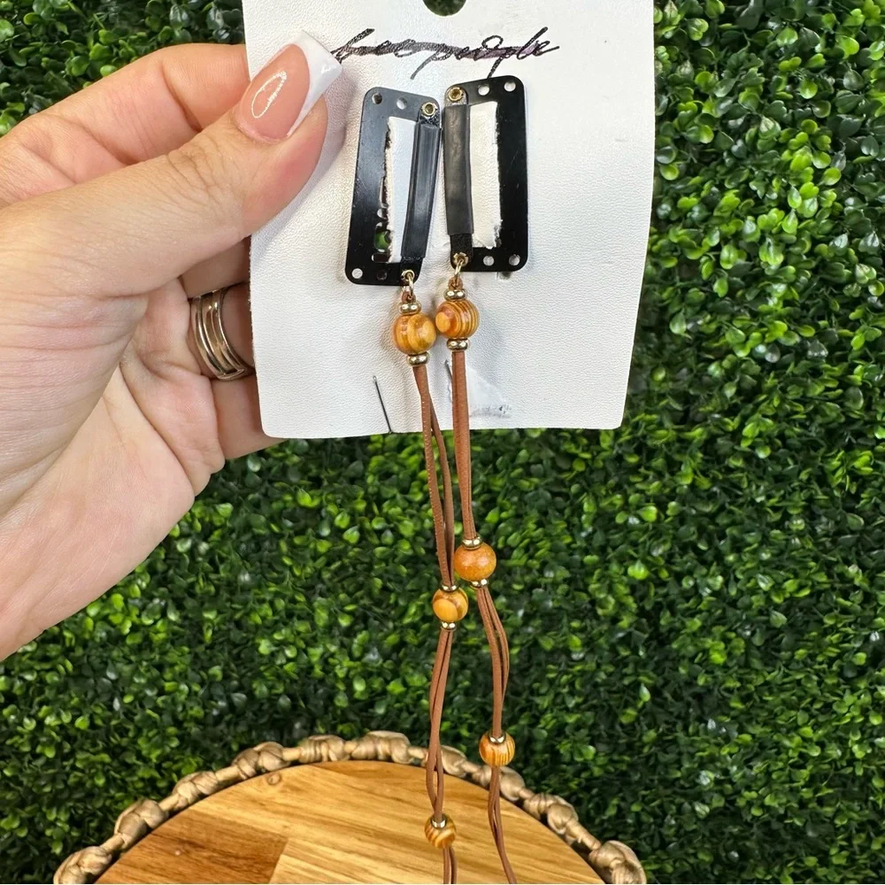 Nwt free People‎ Brown Beaded hair clips